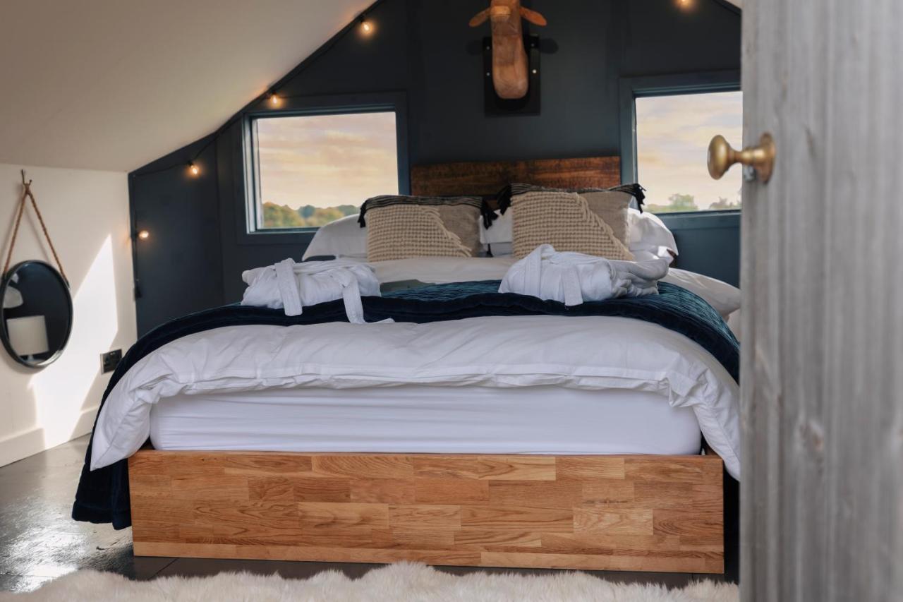 The Treehouse At Humblebee Hall Worcester Ngoại thất bức ảnh