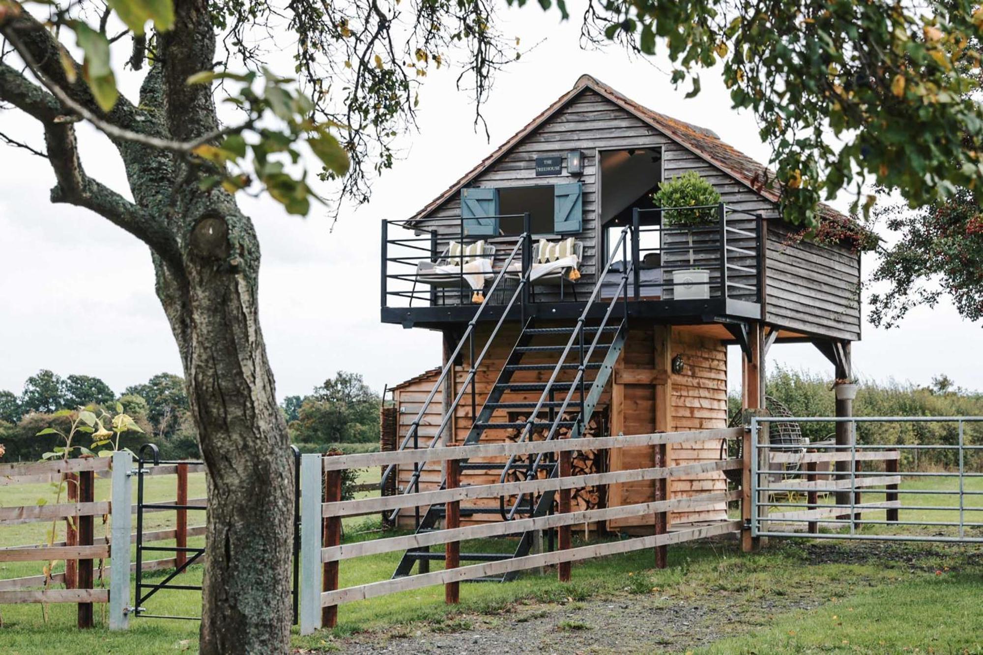 The Treehouse At Humblebee Hall Worcester Ngoại thất bức ảnh